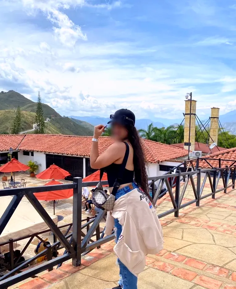Elena, 21 años